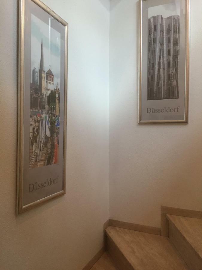 Duesseldorfer Privatzimmer Buitenkant foto