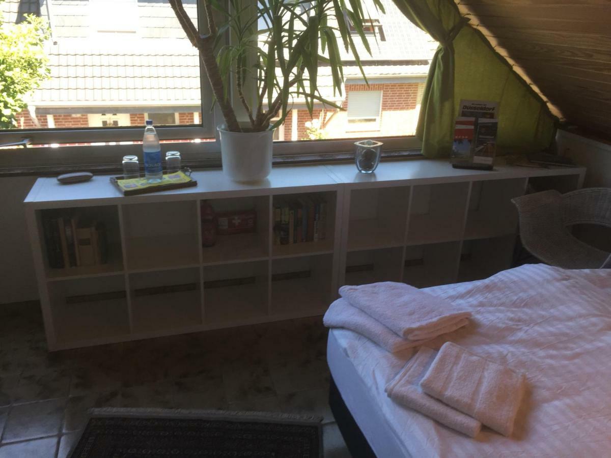 Duesseldorfer Privatzimmer Buitenkant foto