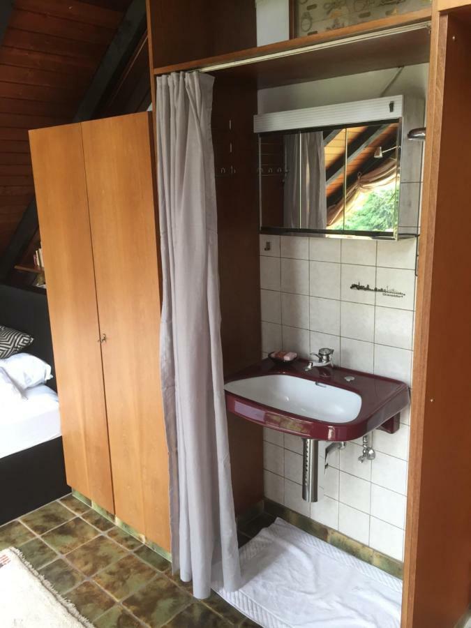 Duesseldorfer Privatzimmer Buitenkant foto
